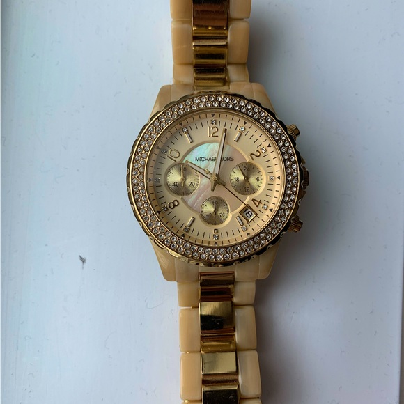 MK watch, Micheal Kors watch. - Picture 2 of 4